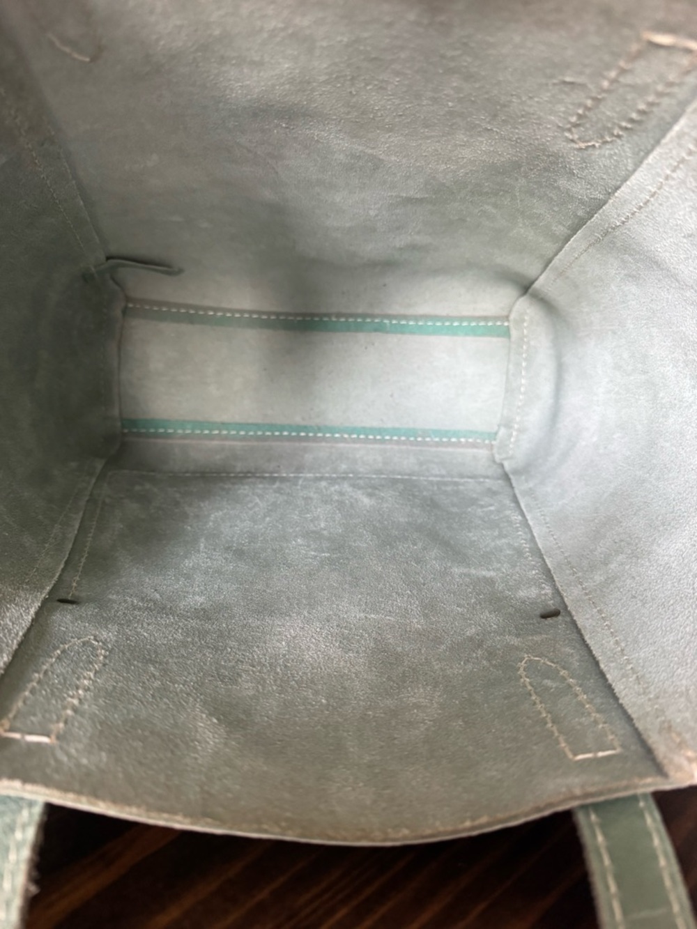 Portland Leather Large Cucumber Juliette Tote - Picture 6 of 9